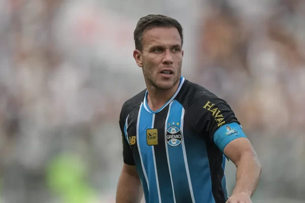Palmeiras esfria interesse em Arthur, do Grêmio
