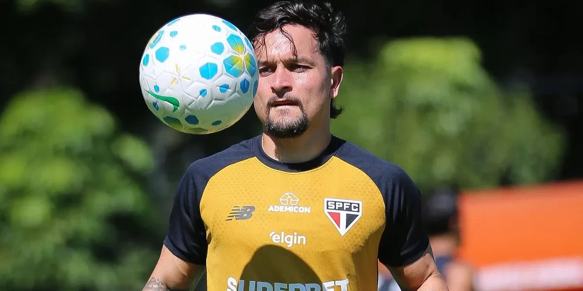 Artur alerta para ‘clima hostil’ no Barradão e destaca união do São Paulo