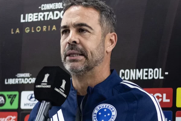 Artur Jorge evita detalhar afastamento de Walace do Cruzeiro