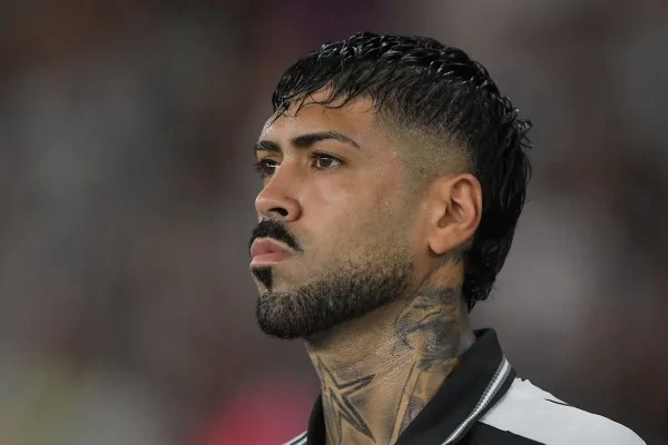 Renovação de Barboza no Botafogo tem condição inusitada