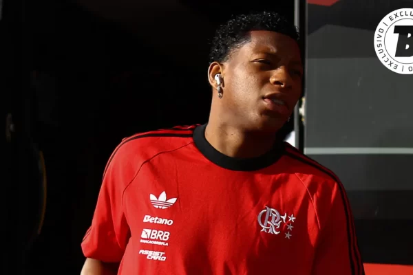 West Ham de olho em Plata: Flamengo avalia venda estratégica