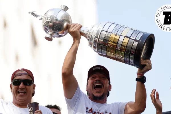 Diniz estreia na Libertadores pelo Corinthians com histórico positivo