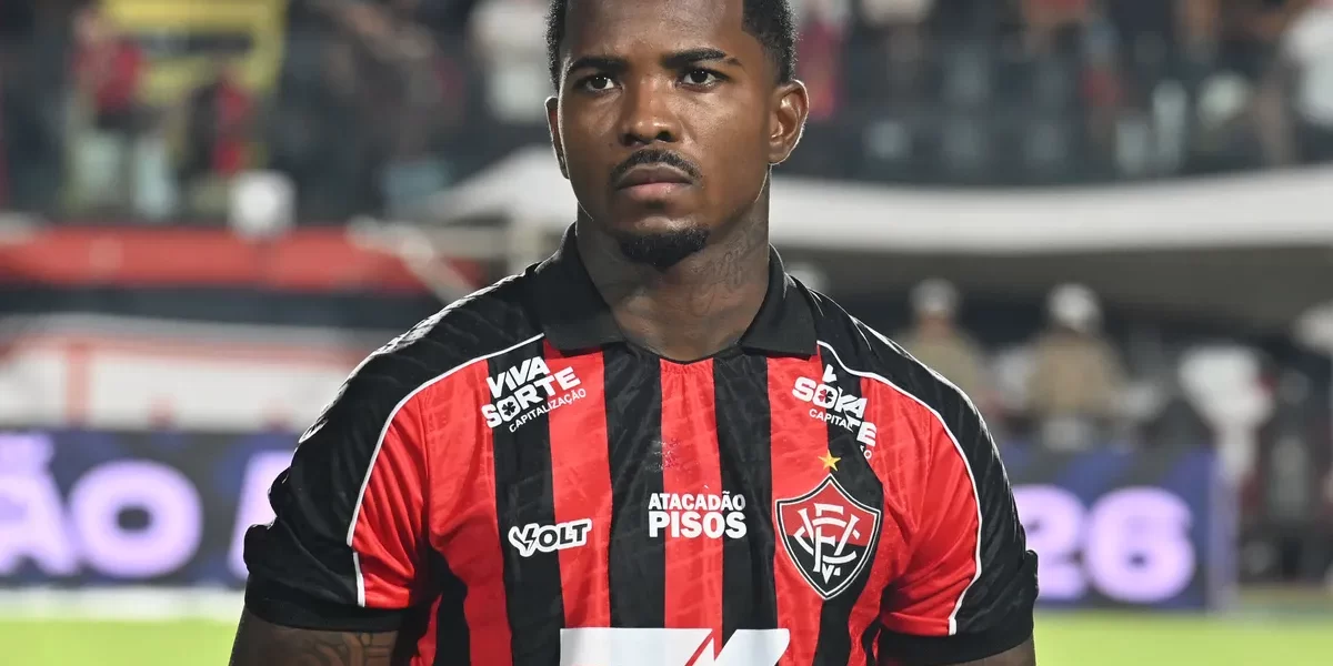 Vitória avalia pagar multa para usar Cacá contra o Corinthians