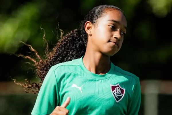 Aos 13 anos, Manu Teixeira brilha no Flu: ‘Parece um sonho’