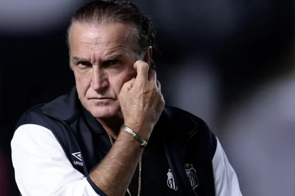 Santos x Coritiba: Cuca promove mudanças e Escobar volta ao time