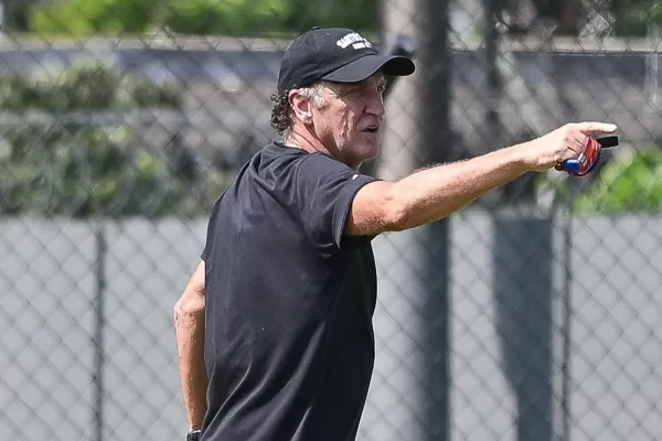 Santos planeja reformulação com Cuca na mira do mercado