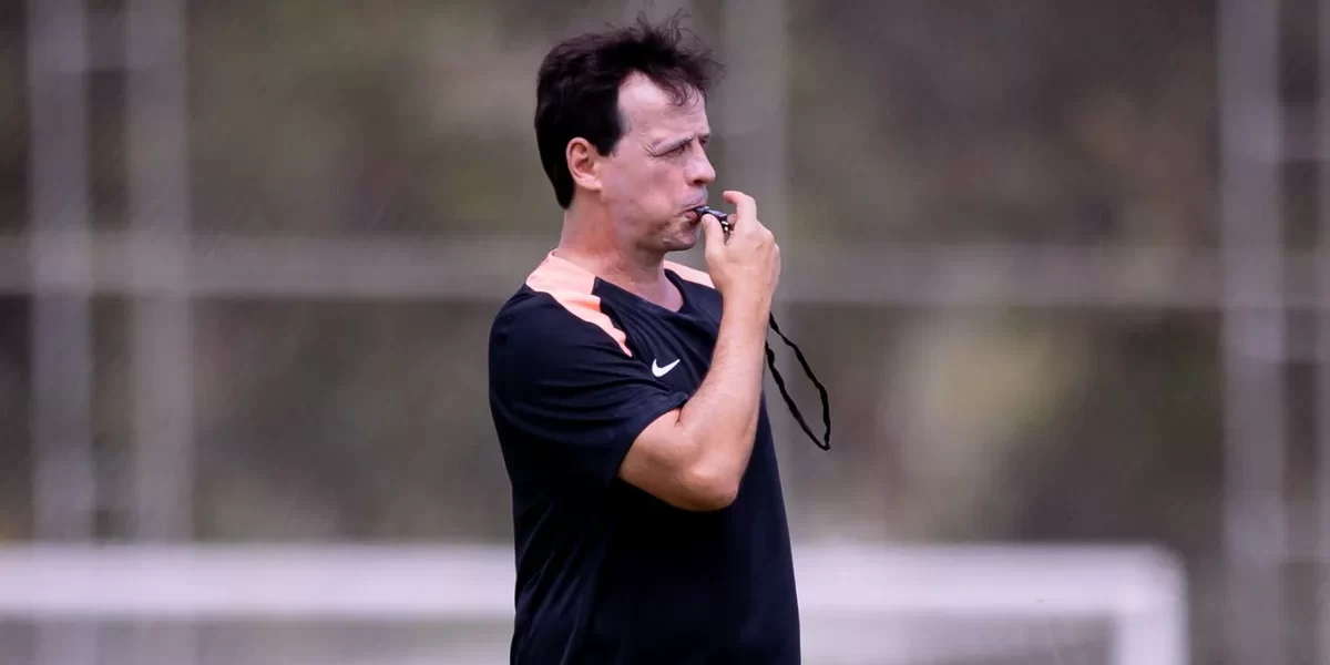 Diniz estreia no Corinthians com elenco quase todo desconhecido