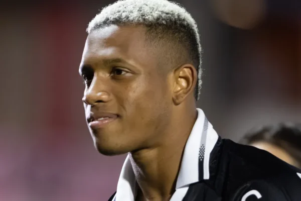 Danilo supera Andreas Pereira em gols e vira alvo do Palmeiras para 2026
