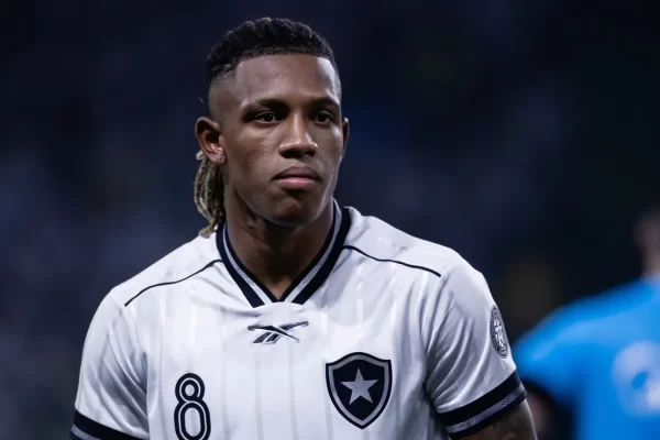 Flamengo mira Danilo, mas Itália e preço de R$ 205 mi travam negócio