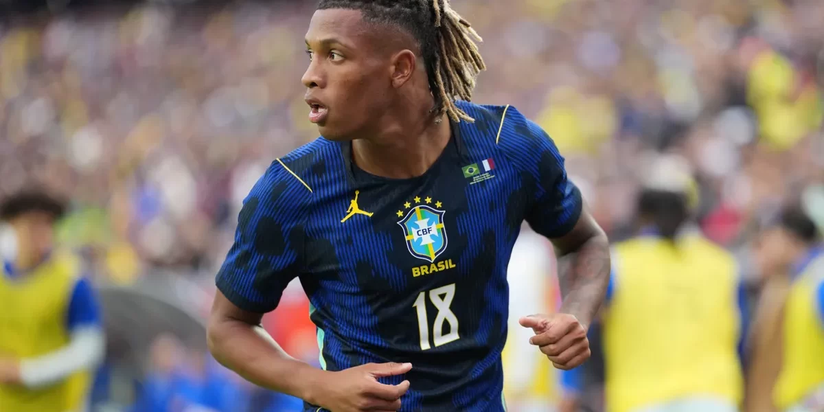 Botafogo pede R$ 176 milhões por Danilo; Palmeiras recua