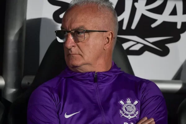 Saída de Dorival Júnior vira festa nos bastidores do Corinthians