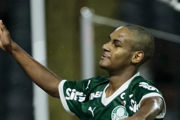 City prepara oferta de R$ 235 mi por joia do Palmeiras