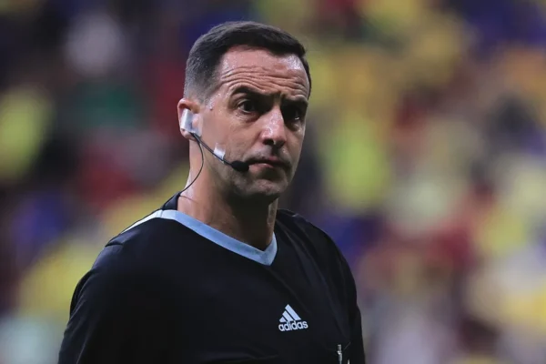 Polêmica na Libertadores: Árbitro expulsa Bareiro e revolta Cruzeiro