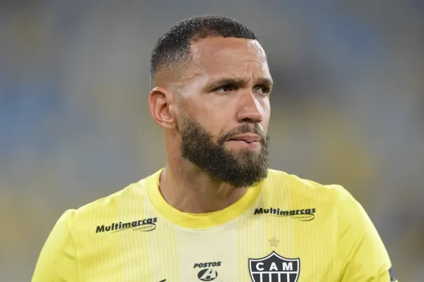 Everson aposta no clássico para reação do Atlético-MG sob pressão