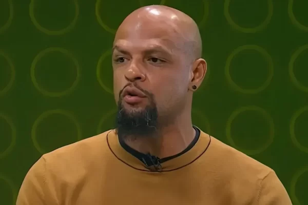 Felipe Melo defende Allan após gesto obsceno: “Ser humano erra”