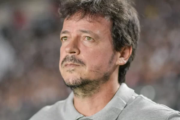 Craque Neto vê sofrimento com Diniz no Corinthians: “Preparem-se”