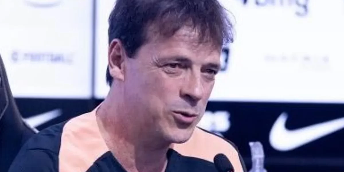 Corinthians negocia atacante da Série A a pedido de Diniz