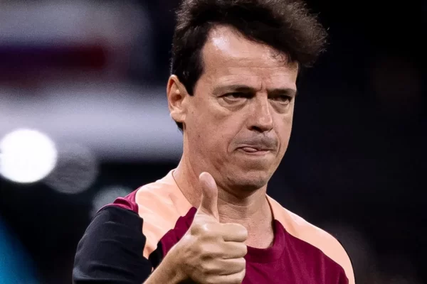 Diniz faz pente-fino no elenco e Corinthians mira reforços cirúrgicos