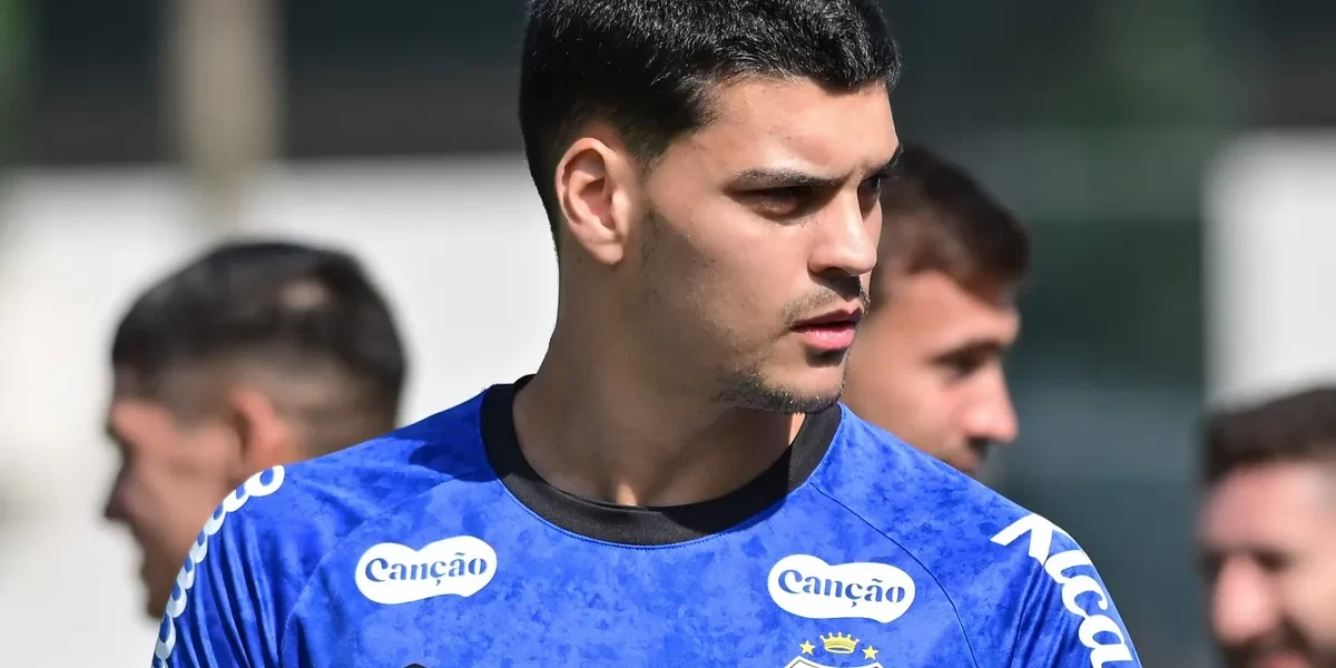 Cuca barra volta de Gabriel Brazão mesmo com goleiro querendo jogar contra o Bahia