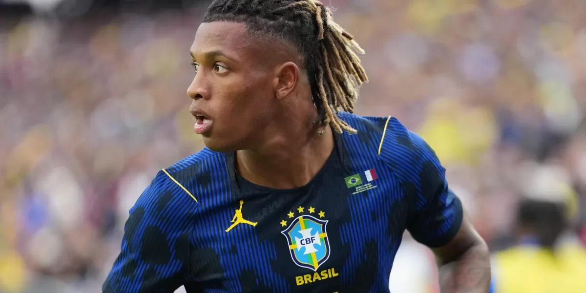 Danilo decide no fim e Brasil vence Croácia no intervalo