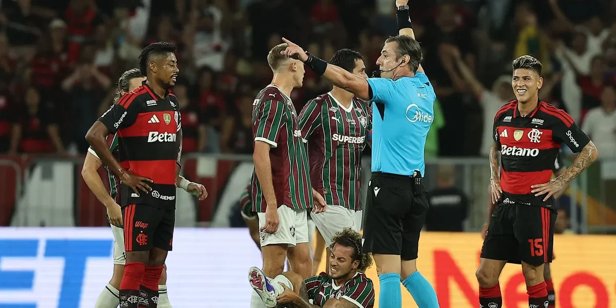 Flamengo dispara em expulsões: 50% dos jogos com vermelho