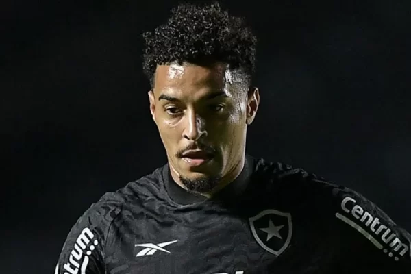 Cruzeiro negocia Gregore, pedido pessoal de Artur Jorge