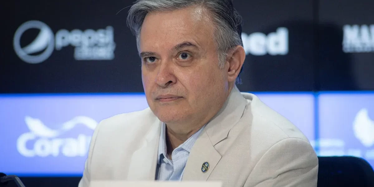 Vice do Grêmio pede força da torcida: “Hora de retomar o rumo”