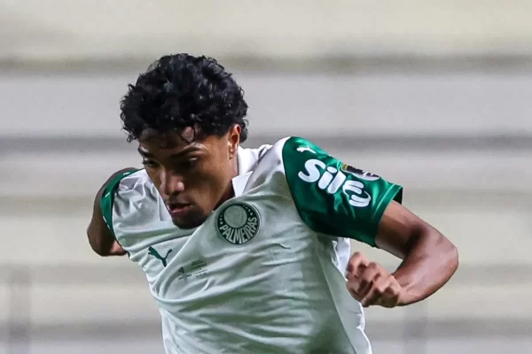 Palmeiras aprova venda de joia da base por R$ 117 milhões ao Grupo City