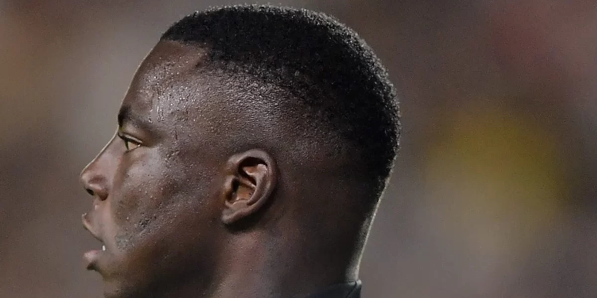 Hinestroza não engrena e preocupa o Vasco: adaptação é o problema