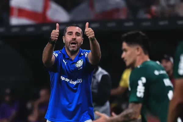 Sem Abel, Palmeiras empata clássico e frustra torcida