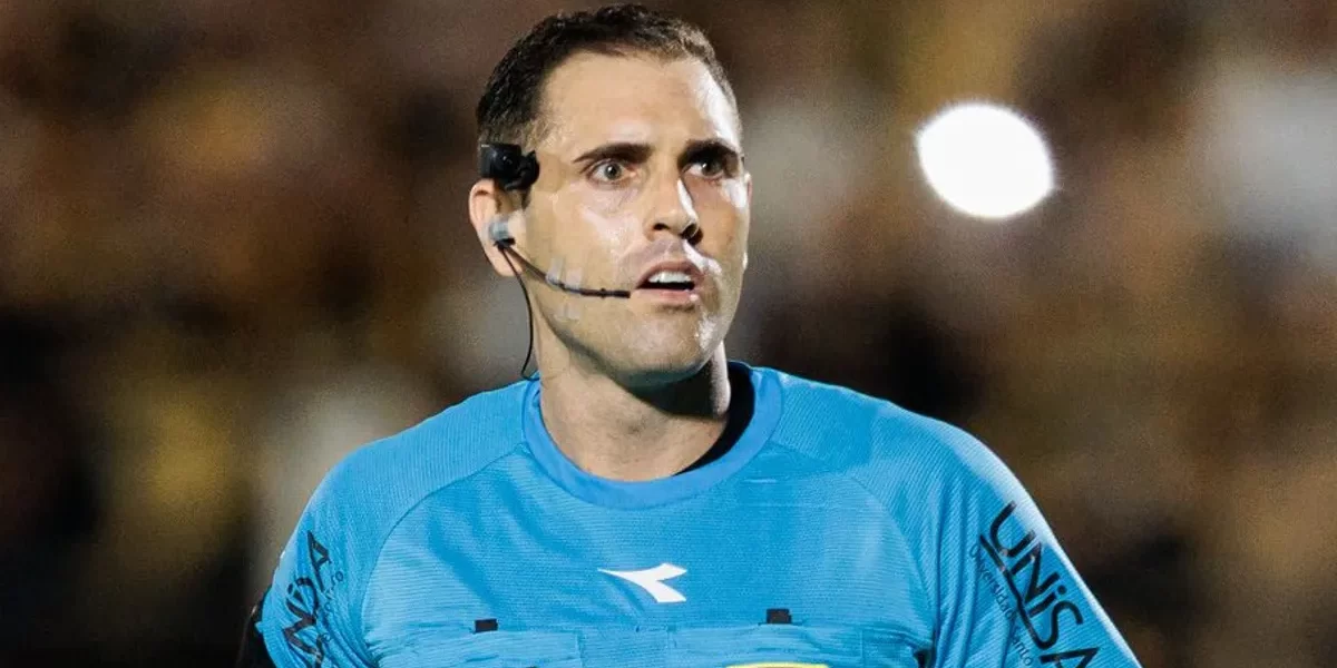 Ícaro leva vermelho por voadora no Gre-Nal da Copa do Brasil