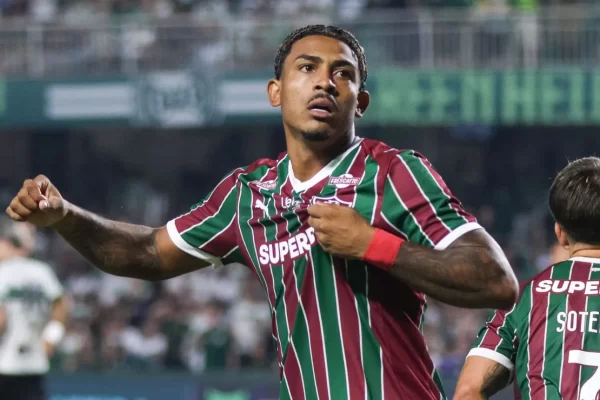 John Kennedy alfineta Coritiba após empate do Fluminense