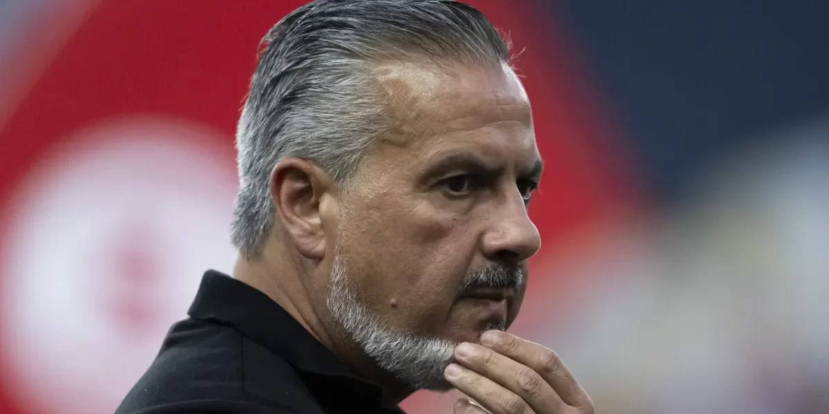 José Boto alfineta Abel Ferreira: “Muito choro” e rivalidade Flamengo x Palmeiras esquenta