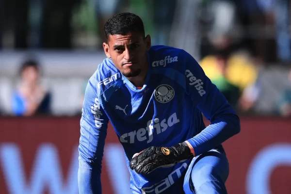 Palmeiras quer Kaique de volta, mas goleiro mira Europa