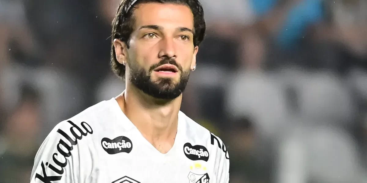 Lautaro Díaz vira dor de cabeça no Santos e Mattos já se arrepende da contratação