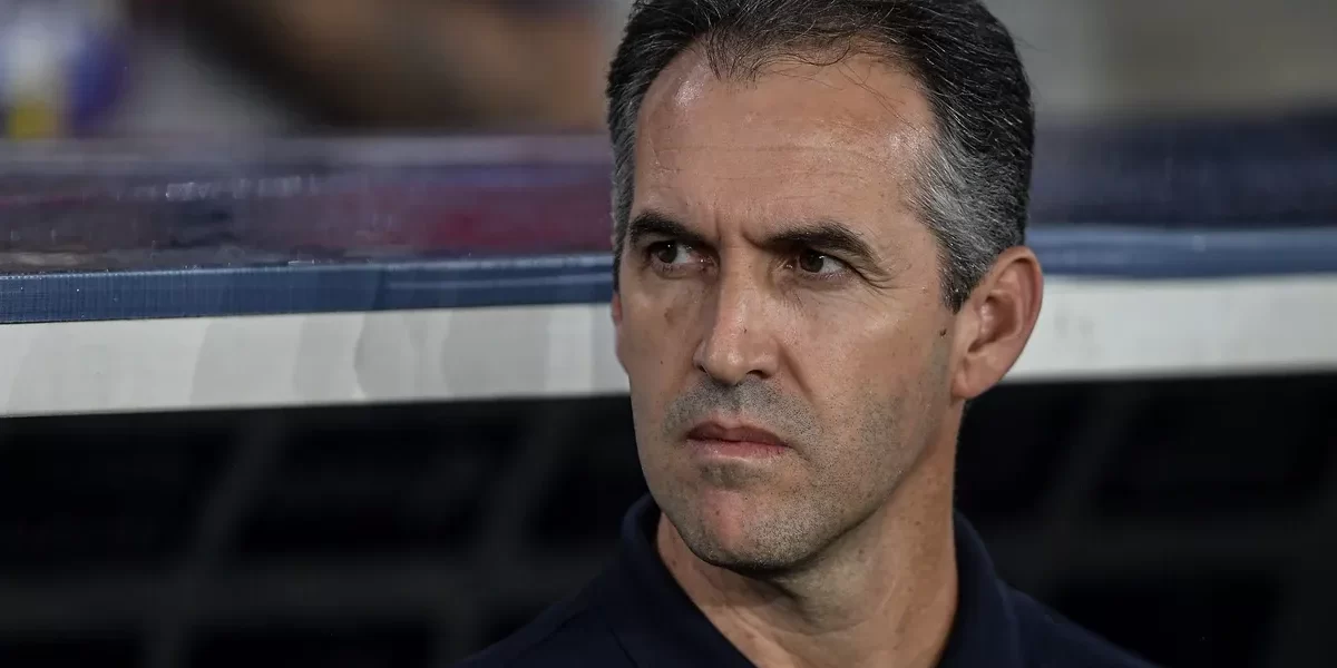 Léo Condé vê jogo contra o Cruzeiro como duelo direto no Z-4