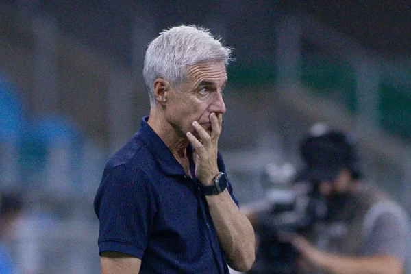 Grêmio falha na estreia e Castro define: “Pior jogo de 2026”