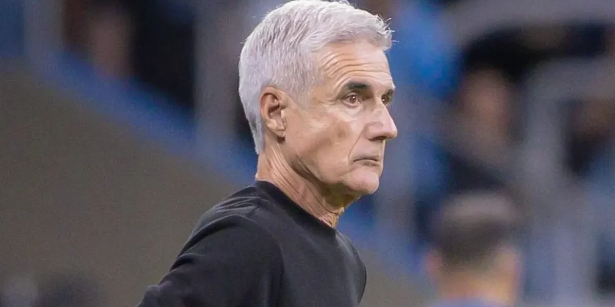 Erro de Castro custa vitória do Grêmio contra o Remo