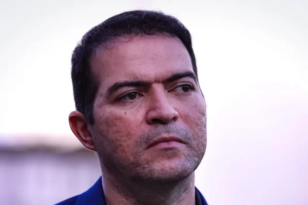 Corinthians cobra CBF após lance polêmico com Flaco López