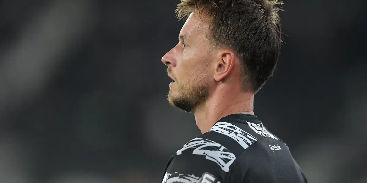 Torcida do Botafogo esbraveja com goleiro Neto: “É gol na certa”