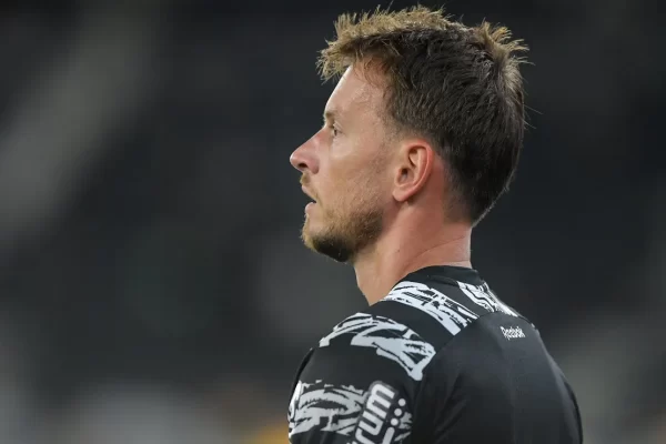 Torcida do Botafogo esbraveja com goleiro Neto: “É gol na certa”