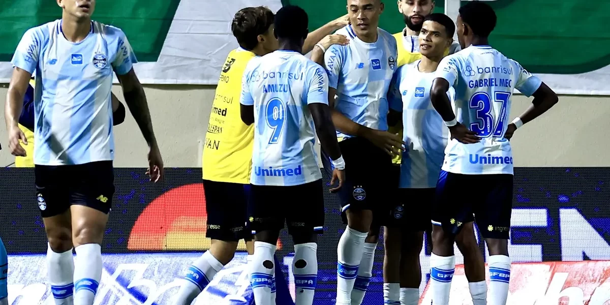 Grêmio cai para o Palmeiras mesmo com gol de Carlos Vinícius