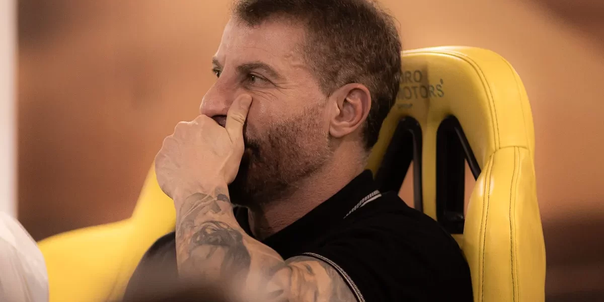 Vasco vai a julgamento no STJD por sinalizadores e falha na câmera de gol