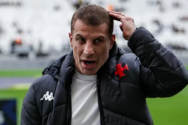 Renato Gaúcho e Pedrinho cobram elenco do Vasco após derrota