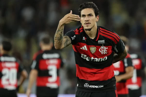 Pedro traça plano para voltar à Seleção e mira Copa com Ancelotti