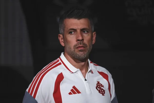 Pezzolano aposta em time ofensivo para Gre-Nal; Alan Patrick pode voltar