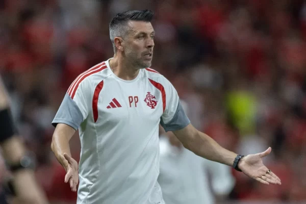Internacional com mudanças: Pezzolano mexe no time contra o Botafogo
