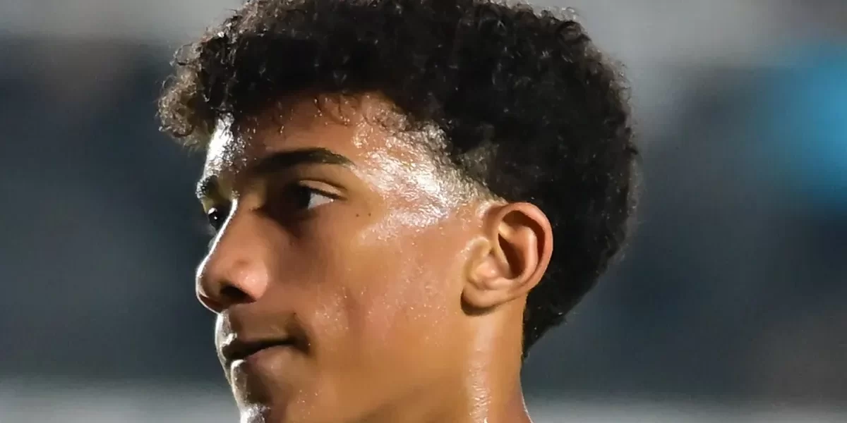 Robinho Pai aprova renovação do filho no Santos até 2031