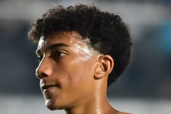 Robinho Pai aprova renovação do filho no Santos até 2031