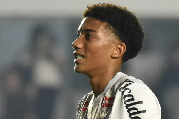 Santos acerta renovação milionária com Robinho Jr. até 2031